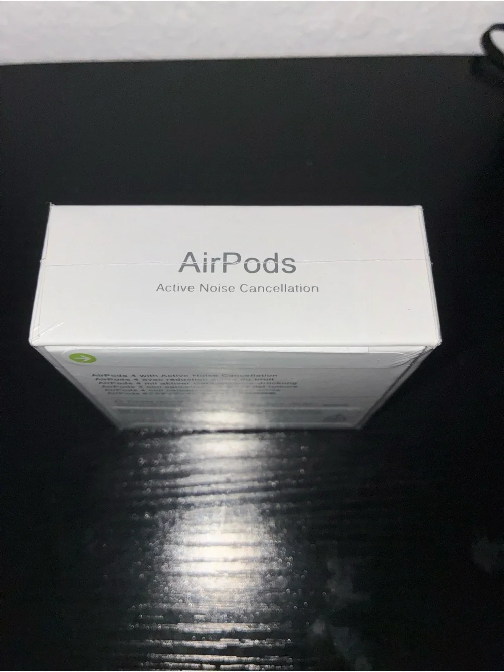 Apple AirPods 4 ANC (noise cancellation)